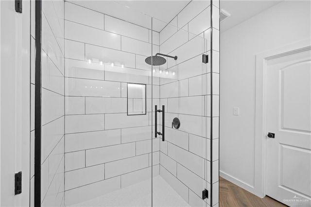 5904 N Playa Del Sol Street, Edinburg, TX 78542