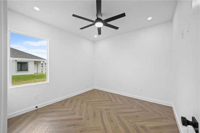 5904 N Playa Del Sol Street, Edinburg, TX 78542