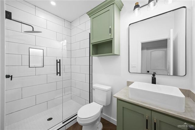 5904 N Playa Del Sol Street, Edinburg, TX 78542