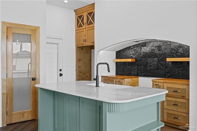 5904 N Playa Del Sol Street, Edinburg, TX 78542