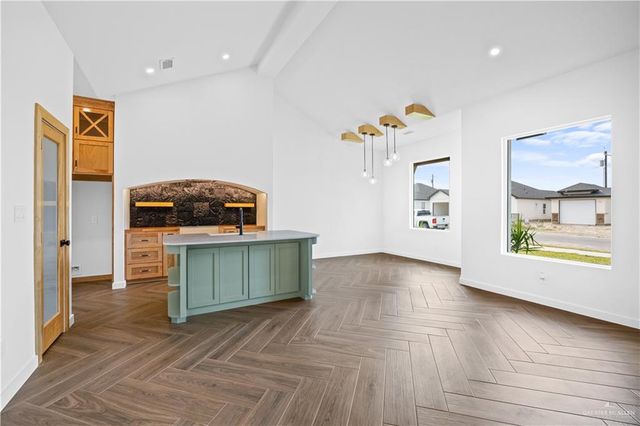 5904 N Playa Del Sol Street, Edinburg, TX 78542