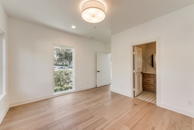 5501 Hillcrest Avenue, Highland Park, TX 75205