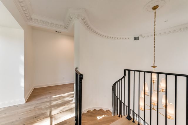 5501 Hillcrest Avenue, Highland Park, TX 75205