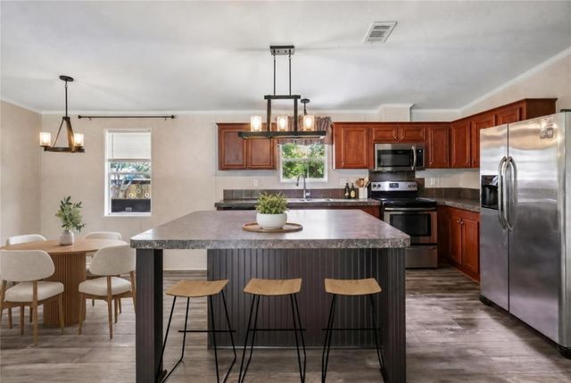 136 CREEKWOOD RUN, Lakeland, FL 33809