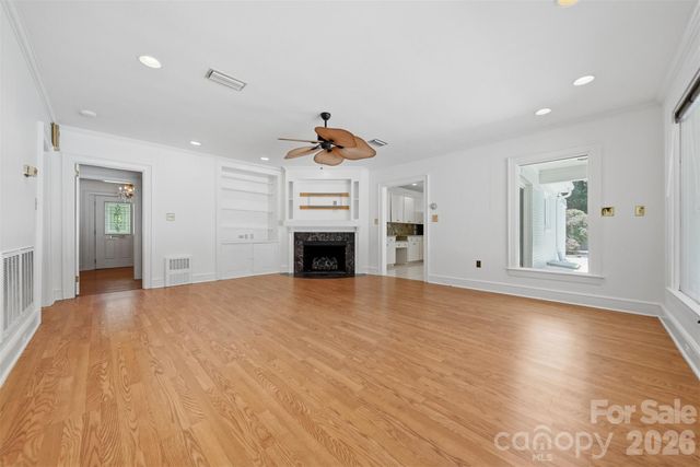 521 5th Street NW, Hickory, NC 28601