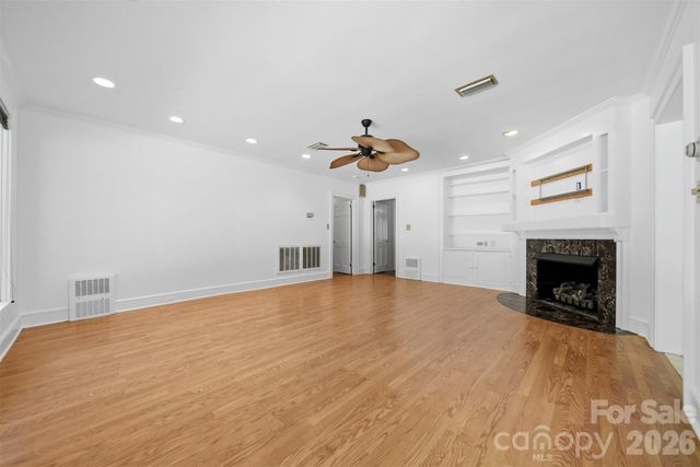 521 5th Street NW, Hickory, NC 28601