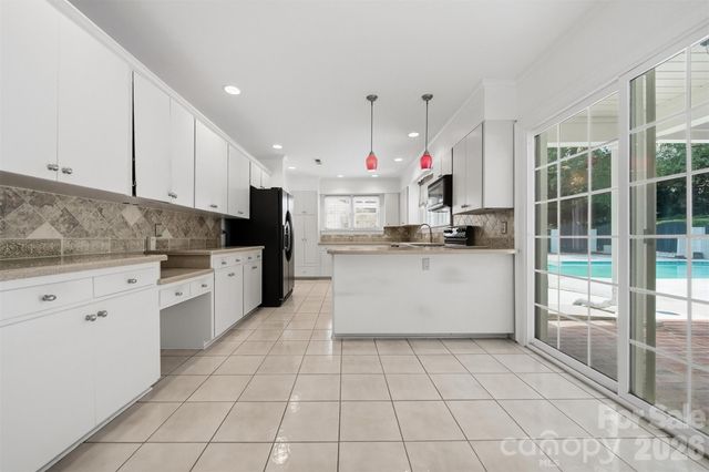 521 5th Street NW, Hickory, NC 28601