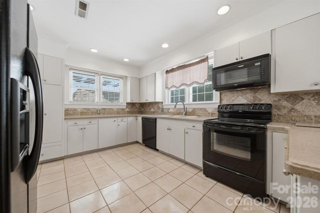 521 5th Street NW, Hickory, NC 28601