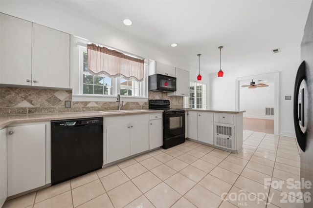 521 5th Street NW, Hickory, NC 28601