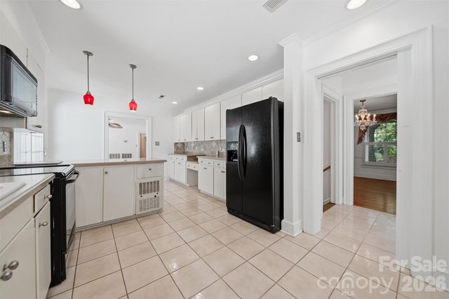 521 5th Street NW, Hickory, NC 28601