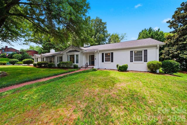 521 5th Street NW, Hickory, NC 28601