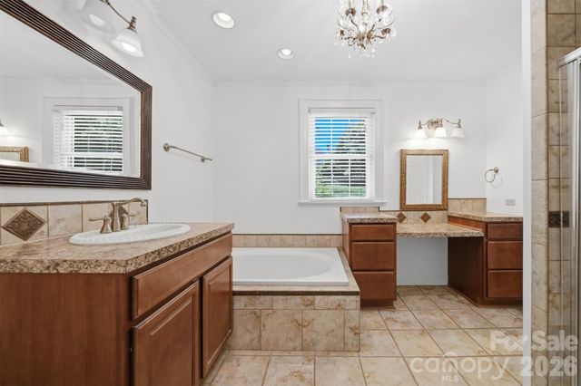 521 5th Street NW, Hickory, NC 28601