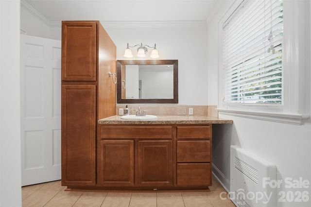 521 5th Street NW, Hickory, NC 28601