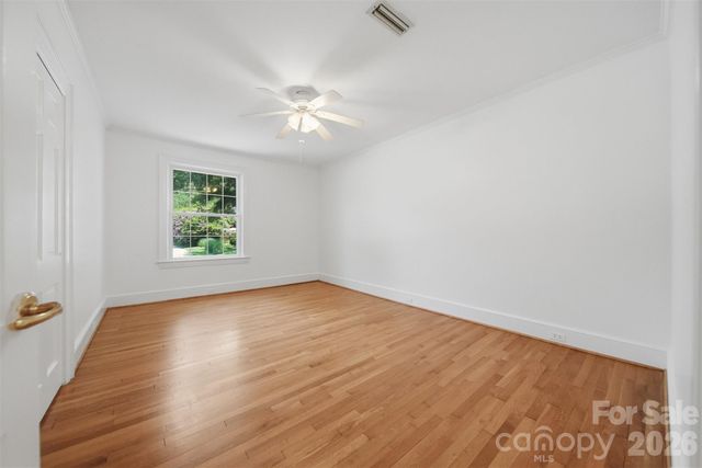 521 5th Street NW, Hickory, NC 28601