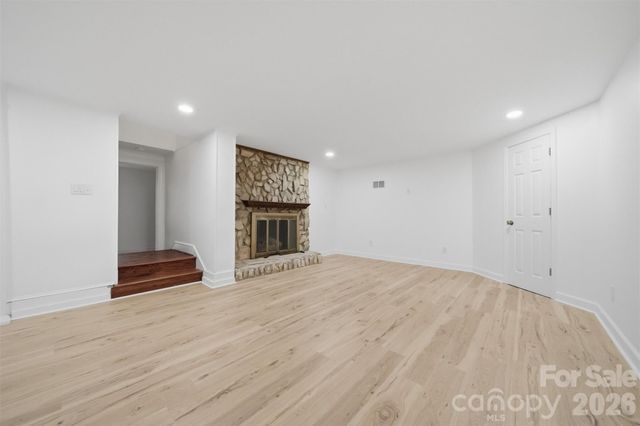 521 5th Street NW, Hickory, NC 28601