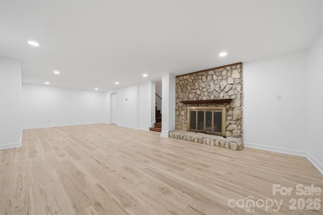 521 5th Street NW, Hickory, NC 28601
