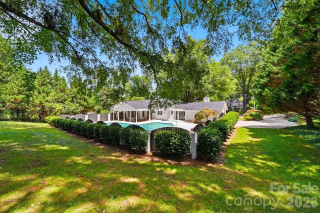 521 5th Street NW, Hickory, NC 28601