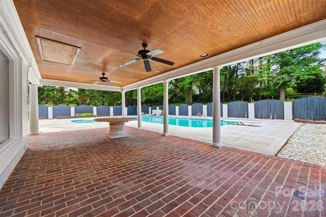 521 5th Street NW, Hickory, NC 28601