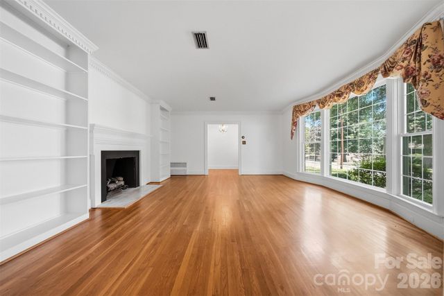 521 5th Street NW, Hickory, NC 28601