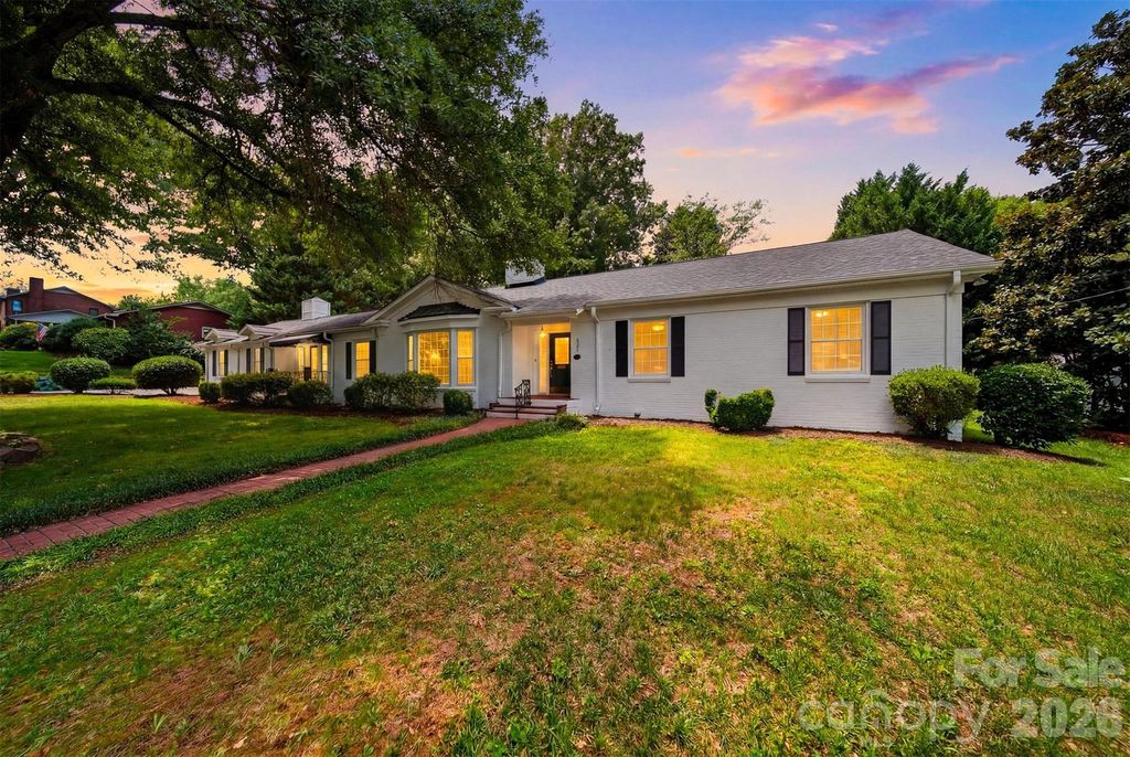 521 5th Street NW, Hickory, NC 28601