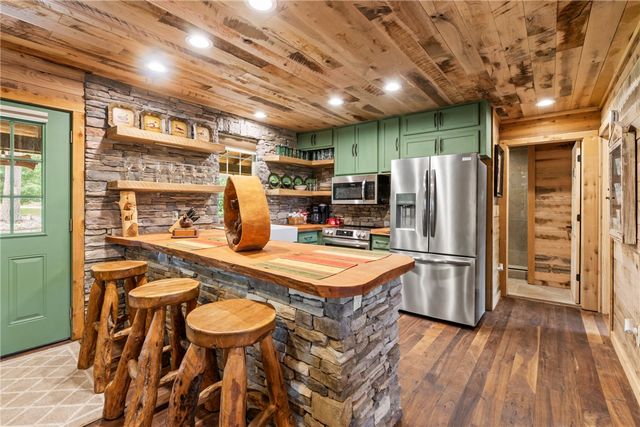 16392 E 567 Road, Colcord, OK 74338