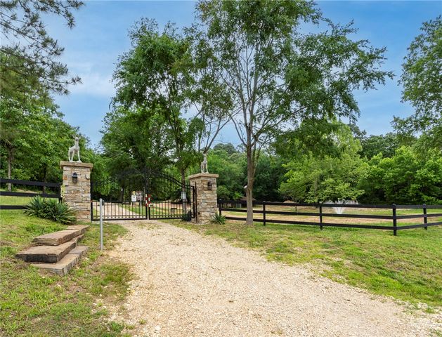 16392 E 567 Road, Colcord, OK 74338