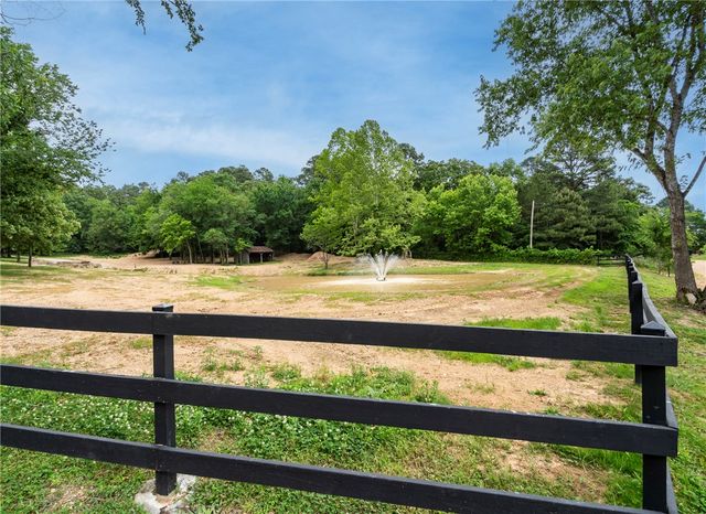 16392 E 567 Road, Colcord, OK 74338