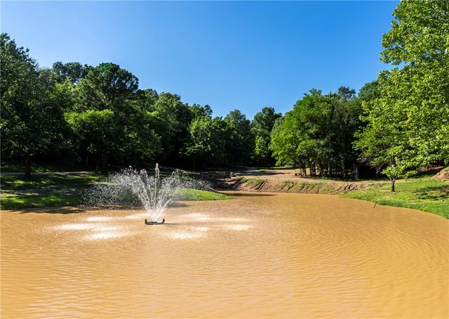16392 E 567 Road, Colcord, OK 74338