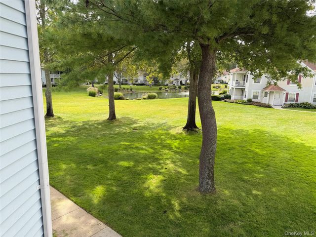 196 Fairview Circle, Middle Island, NY 11953