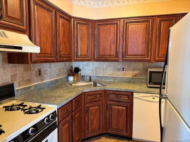 196 Fairview Circle, Middle Island, NY 11953