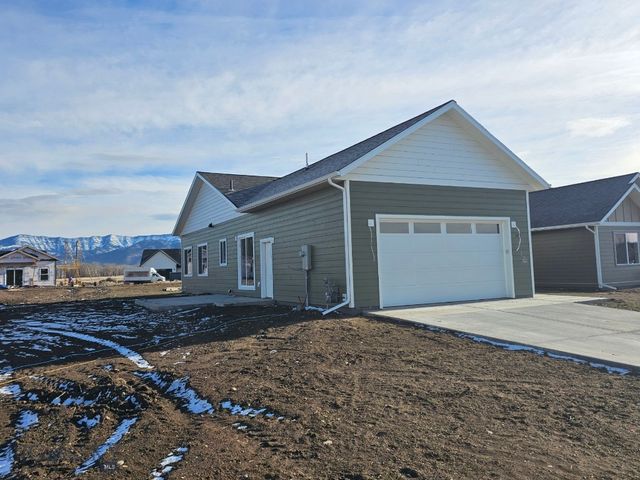 1112 Falcon Ridge Boulevard, Belgrade, MT 59714