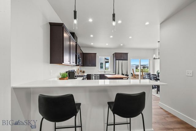 1112 Falcon Ridge Boulevard, Belgrade, MT 59714