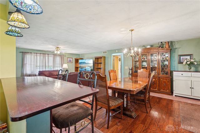 203 N Bickett Road, Xenia Twp, OH 45385