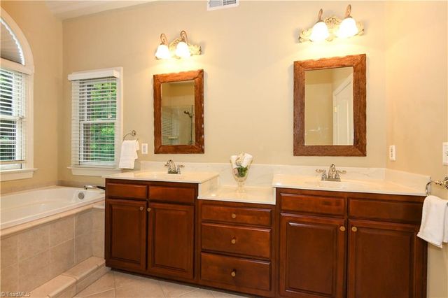 2170 Rossmore Road, Clemmons, NC 27012