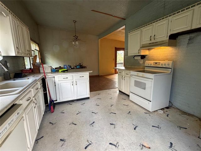 2049 Silver Mine Drive, Eau Claire, WI 54703