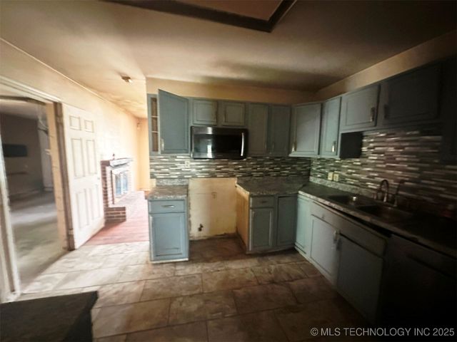 20526 E 4th Street, Tulsa, OK 74108