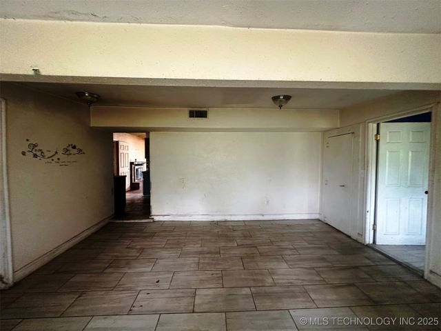 20526 E 4th Street, Tulsa, OK 74108