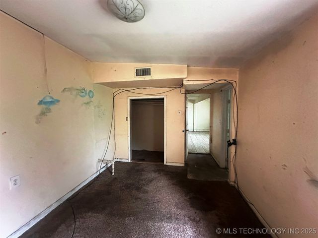 20526 E 4th Street, Tulsa, OK 74108