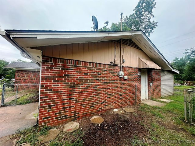 20526 E 4th Street, Tulsa, OK 74108