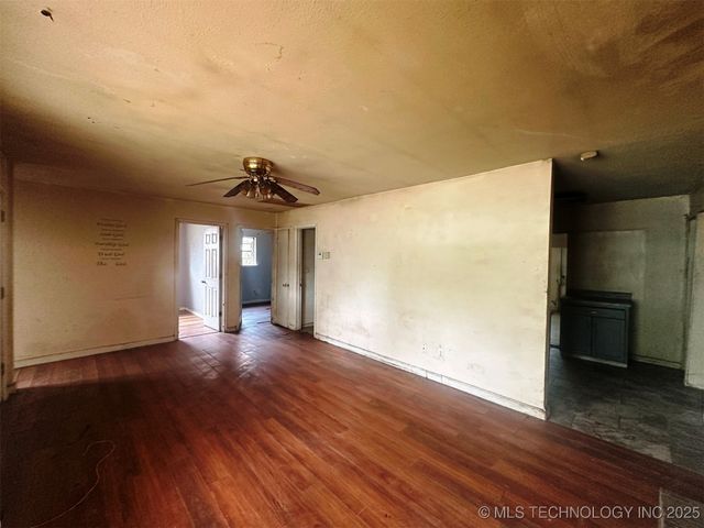 20526 E 4th Street, Tulsa, OK 74108