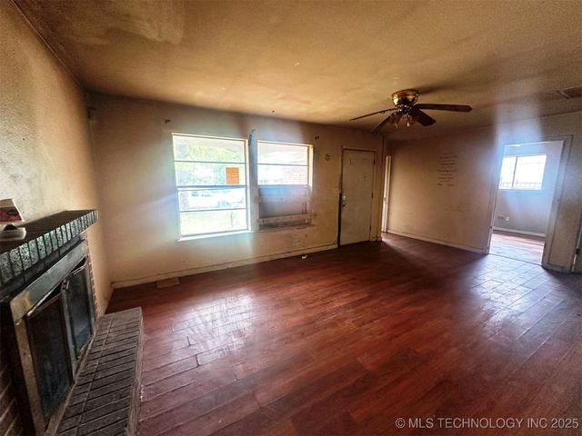 20526 E 4th Street, Tulsa, OK 74108