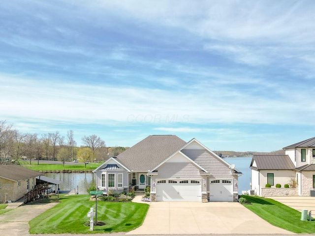 1028 Apple Valley Drive, Howard, OH 43028