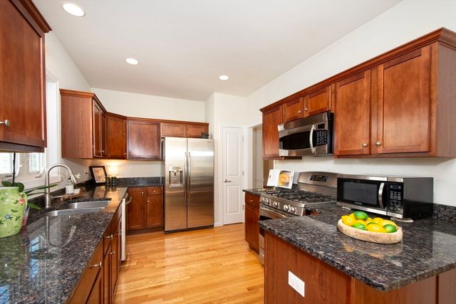 28 Picket Fence, Plymouth, MA 02360