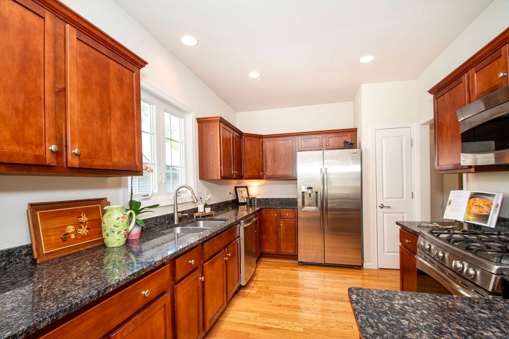 28 Picket Fence, Plymouth, MA 02360