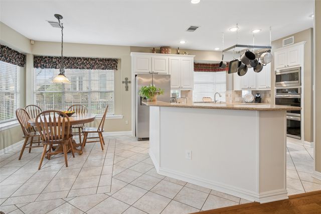 405 Royal Colonnade, Arlington, TX 76011