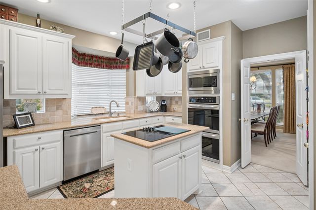 405 Royal Colonnade, Arlington, TX 76011