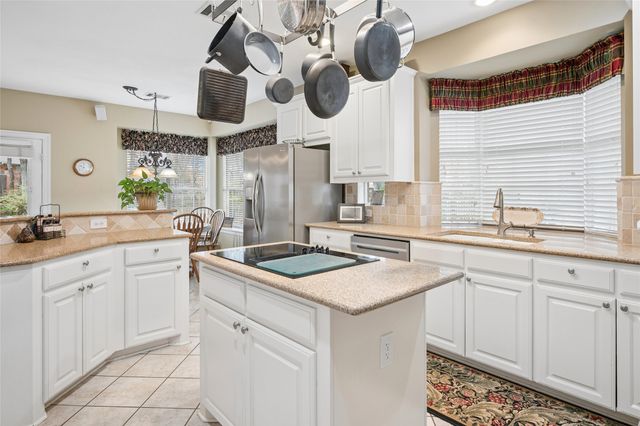 405 Royal Colonnade, Arlington, TX 76011