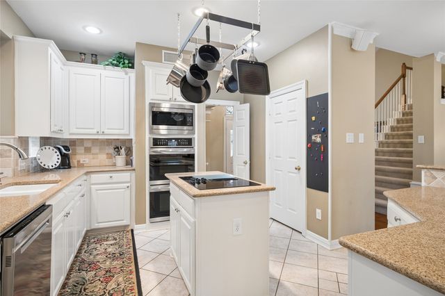 405 Royal Colonnade, Arlington, TX 76011