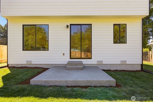 9711 Mckinley Avenue E, Tacoma, WA 98445
