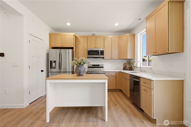 9711 Mckinley Avenue E, Tacoma, WA 98445